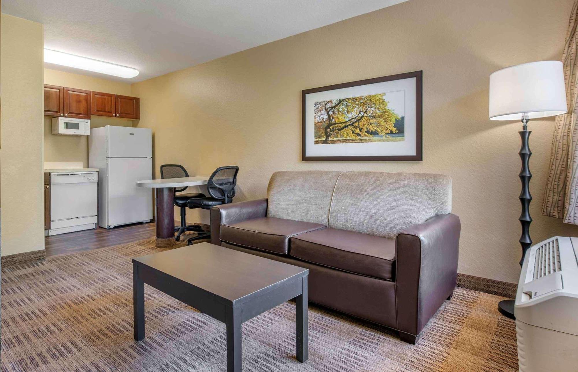 Extended America Select - - Northwest - Research Park Hotel 2*
