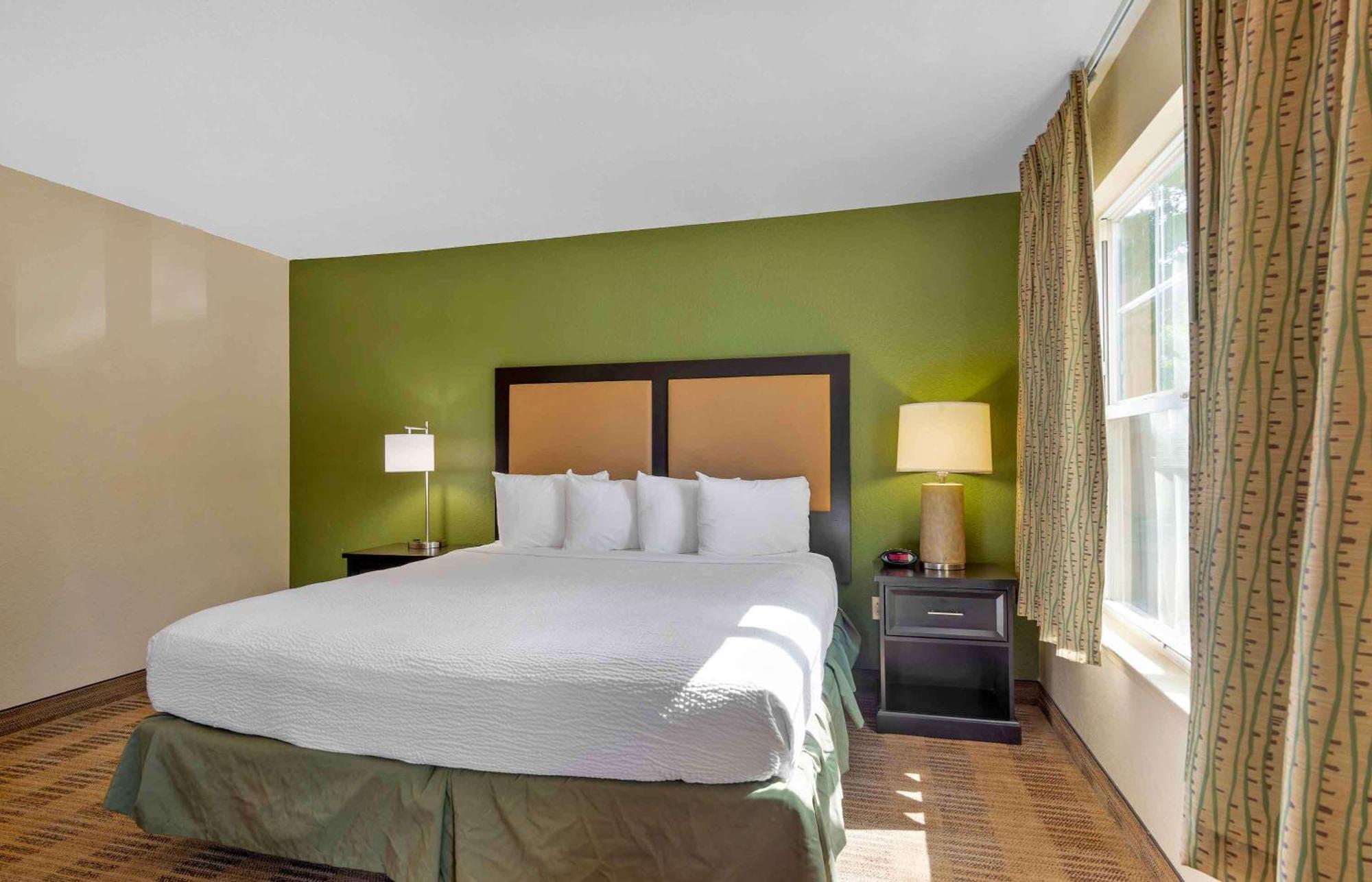 Extended America Select - - Northwest - Research Park Hotel