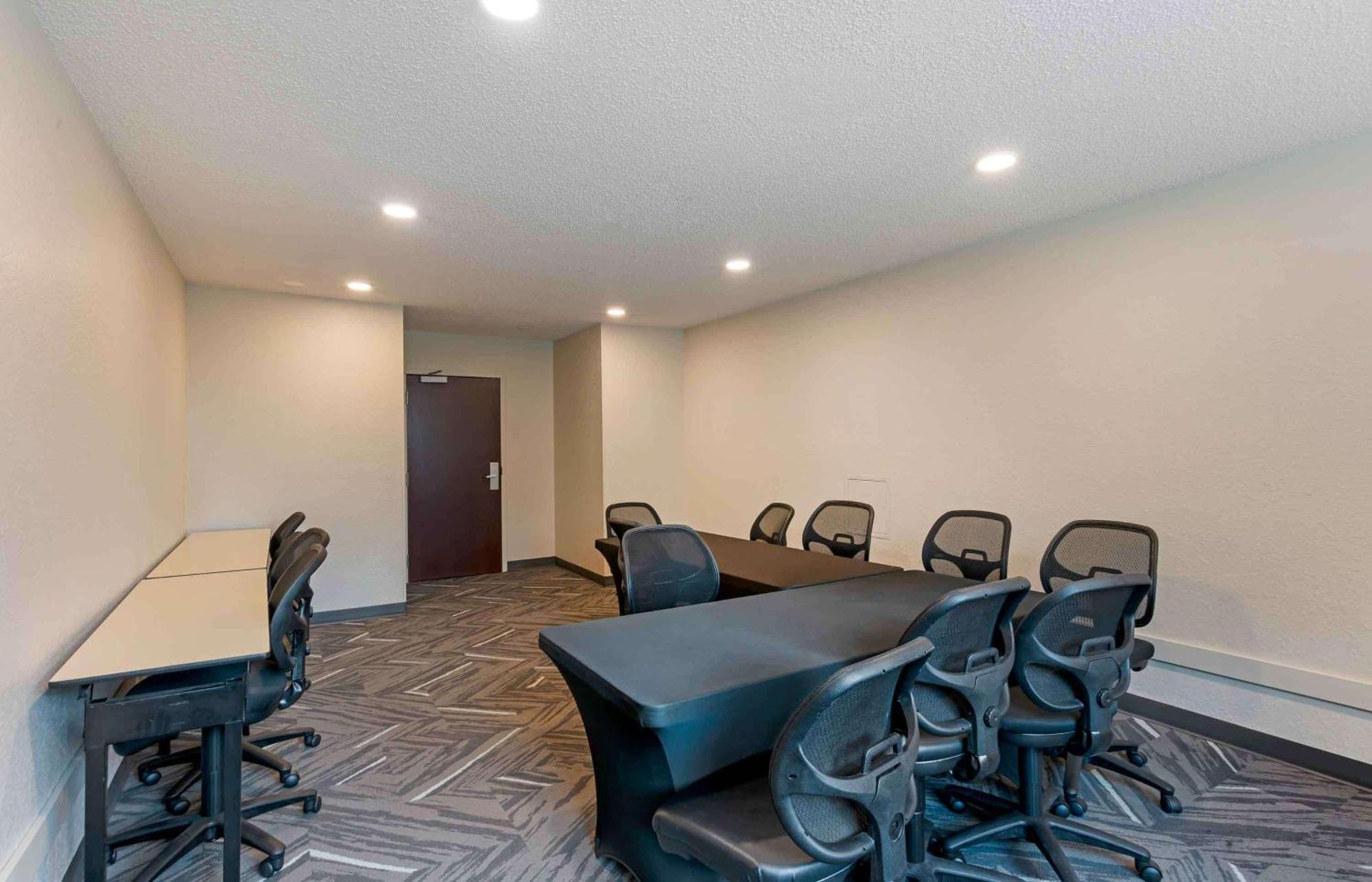 Extended America Select - - Northwest - Research Park Austin