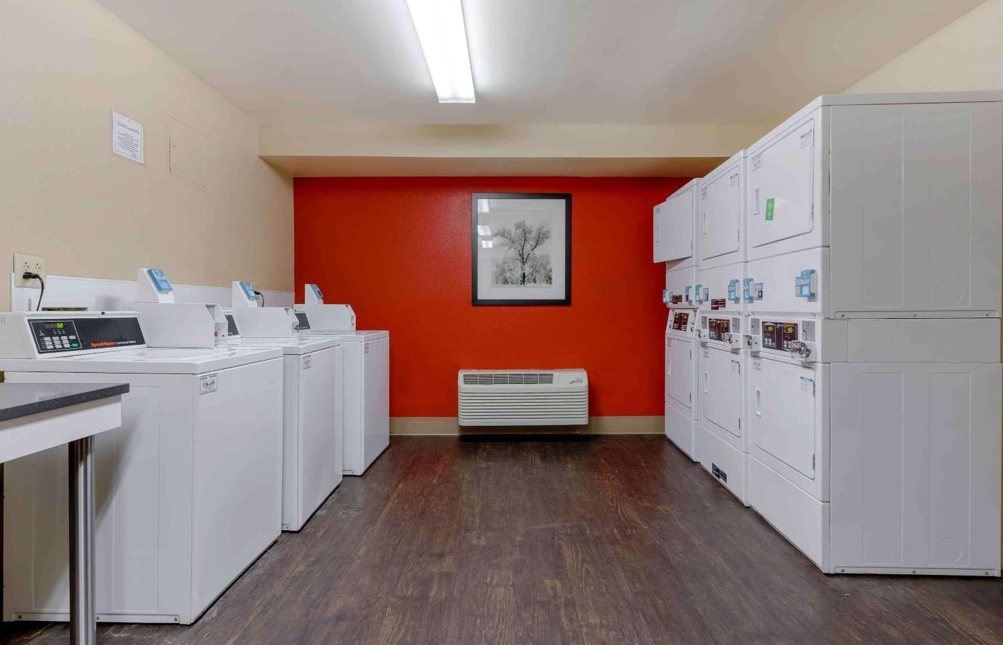 Extended America Select - - Northwest - Research Park Hotel 2*