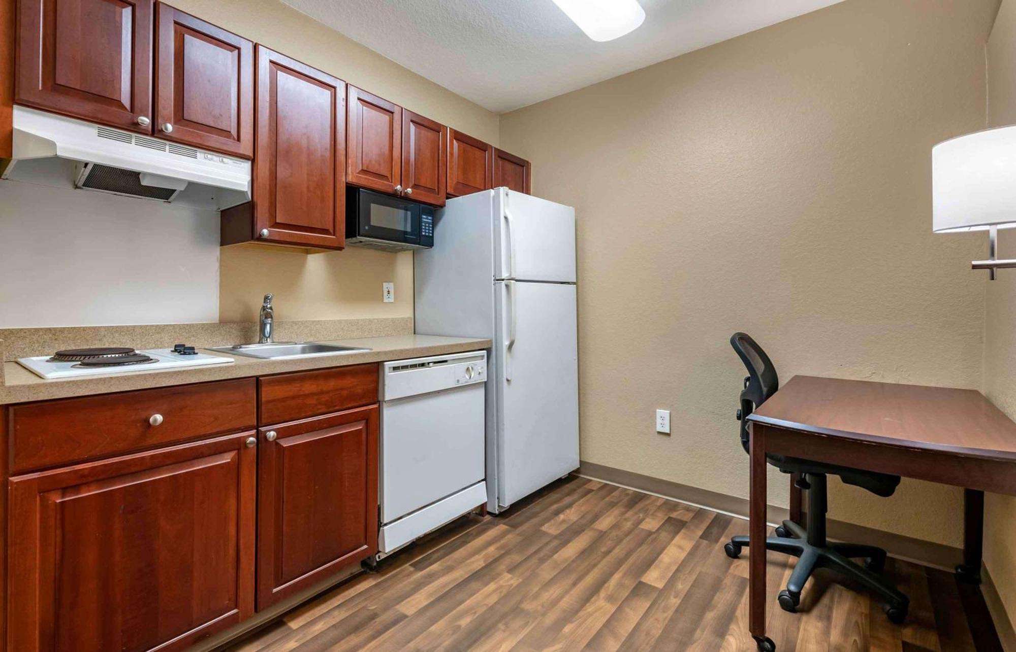 Extended America Select - - Northwest - Research Park Hotel 2*
