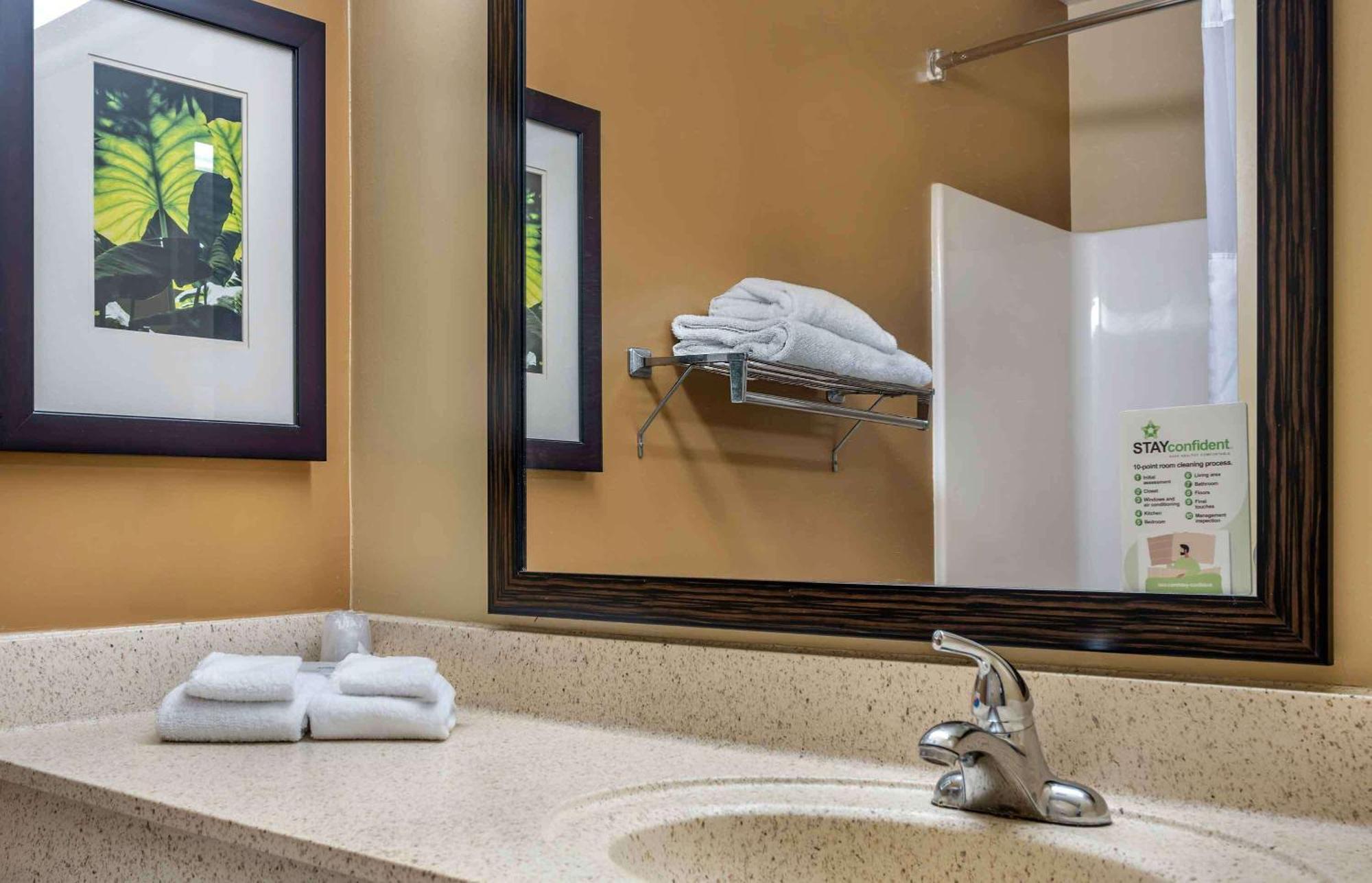 Extended America Select - - Northwest - Research Park Hotel